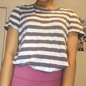 🌼Forever 21 Gray and White Striped T-Shirt XL